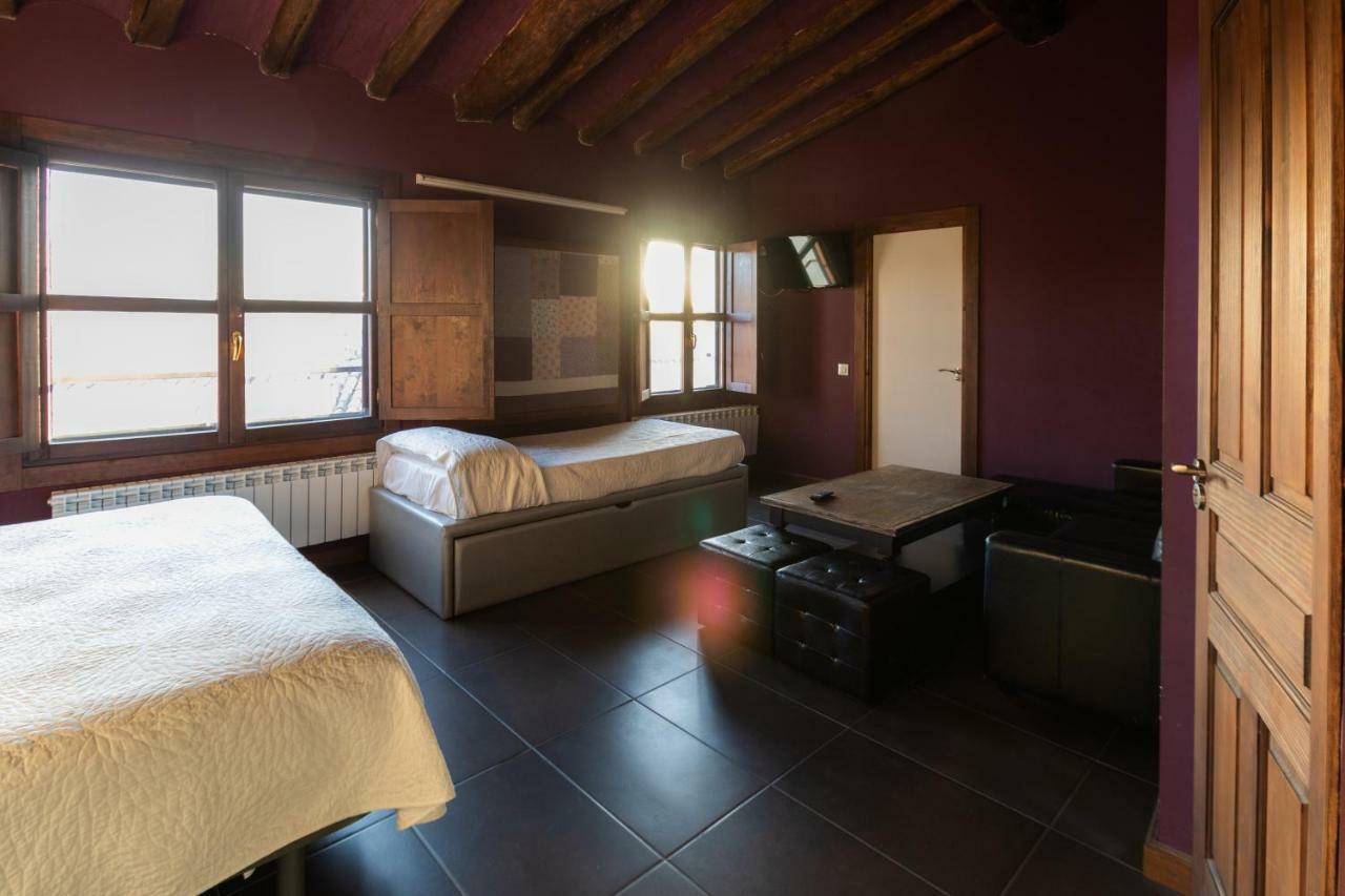בית הארחה Alcanadre 	La Casa Azul מראה חיצוני תמונה